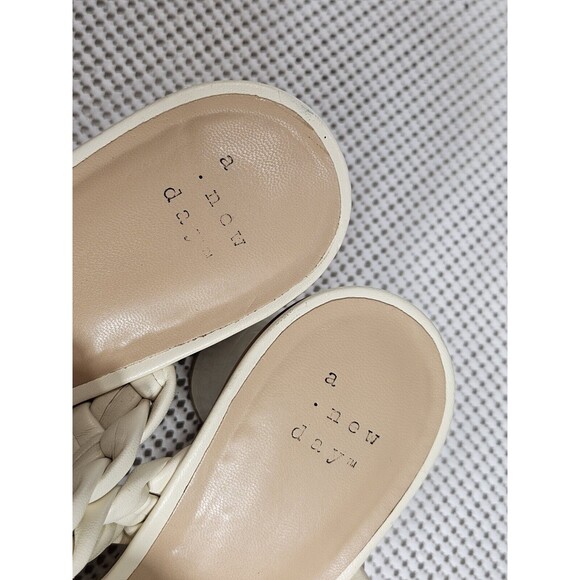 Women Cream Braided Block Heels Size 9 - Picture 8 of 10